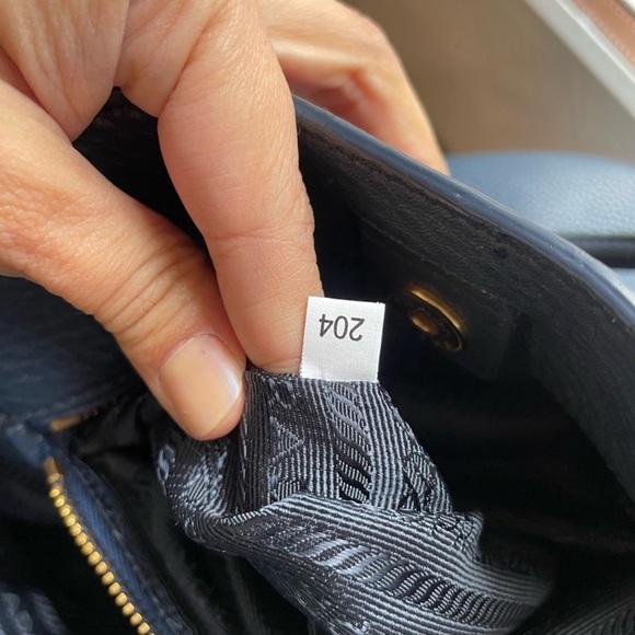 Prada Vitello Daino Pebble Leather Side Pocket Tote Handbag Bag Blue GORGEOUS! - Picture 14 of 15